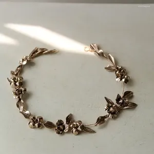 Hårklipp mjukt band vinrankan för brud retro romansk stil metall blomma guld färg blad kvinnor bröllop tillbehör