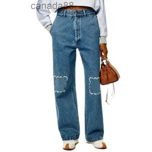 Designer jeans kvinnor ankomster hög midja ihålig lapp broderad logotyp dekoration avslappnad blå rak denim byxor jhh0