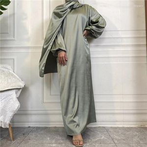 Etniska kläder Muslin Abaya Loose Women Robe med långa ärmar stilfull och enkel vanlig satinklänning halsduk sidor islamisk ramadan