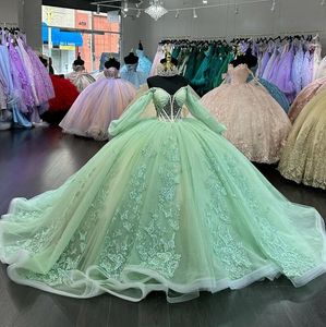 Mint Green Off the Rame Ball Stunka Quinceanera Sukienka Bow Koraliki Tull Princess Vestidos de 15 Anos Birthday Party Sweet 16 Sukienka