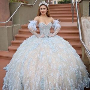 Luksusowe niebo niebieskie cekinowe sukienki Quinceanera Słodka 16 dziewczyn z ramiona koronkowa suknia piłowa z piórki ball sukienka z okazji urodzin vestido de 15