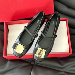 FE Luxurys Dress Shoes Sandal Top Quality Lovely Ballet Flats Designer Rragamo Leather Low Black White Sandale Outdoor