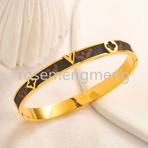 New Style Bracelets Designer Bangles Jewelry Accessories Faux Leather Bracelet Bangle 18k Gold Brand Letter Flower Steel Seal Voguish Charm Women Wristband Cuff