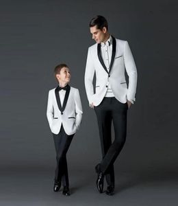 Tuxedos de casamento branco bonitos de terno de ajuste magro para jaqueta e calça masculina Terno de padrinhos de duas peças