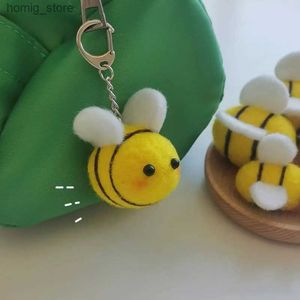 Plush Keychains 5CM Kawaii Honeybee Wool Felt Key Ring Plush Animals Keychain Wool Felt Doll Keychains Bag Pendant For Girls Women Miniature Bee Y240415
