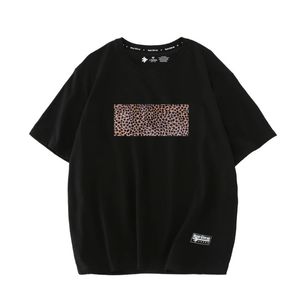 Kvinnliga leopard tryckt t skjortor kvinnlig vit mode streetwear 100% bomullsvart tees toppar för sommaren 240416