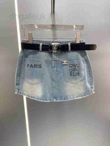 Shorts Shorts Designer Fashion Denim con cintura di pelle Donne 2024 Sue con paillettes High Wituil Shorny Jeans per donna QWF7