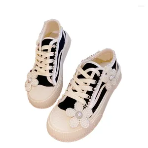 Casual Shoes Girls Cute 3cm Platform Flats Black White Contrasting Pearl Flowas Canvas okrągłe palce płaskie koronkowe kobiety