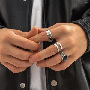 Rings de cluster 4pcs titânio aço de aço de aço masculino senso de luxo de gripes de personalidade de moda europeia e americana