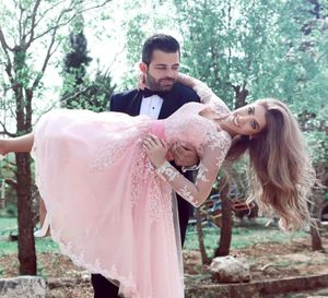 Blush Pink sa mhamad prom klänning vNeck spetsapplikationer Sash illusion långa ärmar formell festklänning 2017 tulle te längd brudar6893631