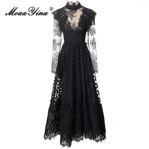 Sukienki swobodne moaayina jesienna moda projektant mody czarny vintaże