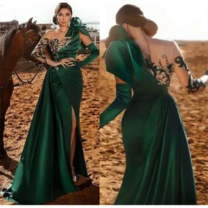 Elegant Arabic Dark Green Cloumn Evening Dresses Front Split Satin Sexy Prom Dress Lace Appliques Long Sleeve Chic Special Ocn Gown For Women