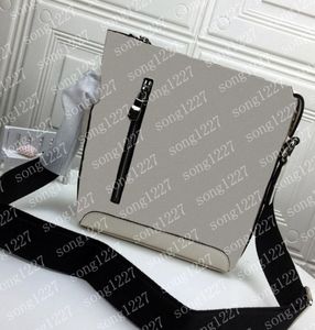 L Luxurys Designers Väskor 424Black och 18 White Perfect CraftsManship Oblique Satchel Postman Bag Zipper Slooth the Quality mycket goo3610524