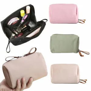 Mini Makeup Bag Portable Travel W Cosmetic Pouch toalettartiklar Organiser Kvinnlig förvaring Handväska 2023 Nya badväskor Vattentät F7UE#