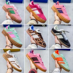 Gratis frakt original vegan plattform skor män kvinnor designer og casual sko svart vit gummi rosa sammet röd blå män kvinnor utomhus sneakers sporttränare 36-45