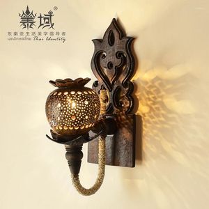 Настенная лампа играет роль коридоров в стиле Юго -Восточной Азии лампы и фонари тайские изделия.