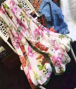 Bella qualità di marca classica di buona qualità da 100 silk per donne Nuovo designer primaverile Flower SCARPA LUNGHE SCARPA IN INFIAMO CON TAG 180X90CM S7126094