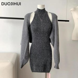 Abiti casual duojihui a due pezzi grigio grigio sexy a maglia sciallino autunno autunno semplice vestito da donna a sfioro solido