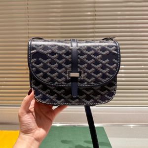 Mini sadelväskor Kvinnor män designer väska lyxiga crossbody axelväskor mode handväska läder 10a