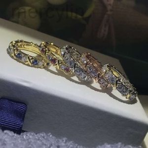 Desginer Tiffanybracelet Tiffanie Tiffanyjewelry T Hem Precision Högkvalitativ Cross Diamond Ring Fullfärgad fashionabla hundra torn