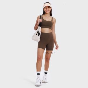 Designer Active Sets Spring/Summer New Naken Feeling No Awkwardness Line Yoga Shorts Womens Hip Lifting Running Fitness Three Piece Pants