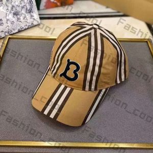 TB Ball Caps Projektant Bayberry Mens Hat Womens Baseball Cap Bawełniane czapki Letter Smakback Sunshade Sport Haftowe czapki plażowe 772