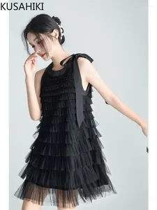Casual Dresses Kusahiki Black Halter Kort klänning Bow Tie Mesh Stroppless ärmlös Chiffon Suspender Cake for Women 2024