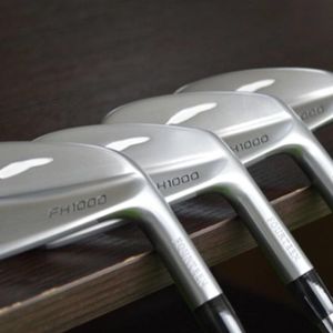 Golfklubbar Fjorton FH1000 Golf Iron Set (4.5.6.7.8.9.P) 7st Mens Högerhänt R/S Flex Steel/Graphite Shaft med headcovers