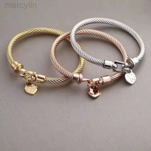 Desginer Tiffanybracelet Tiffanie Tiffanyjewelry مجوهرات منخفضة الأسعار كوريا محفورة 18 قيراطًا من التيتانيوم نساء