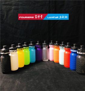 Fouriers Sport Water Bottle 600 ml Mountain Bike Bicycle MTB Cicling Skid Resistenze Resistenza al calore Bottiglia d'acqua WBCBE0058085407