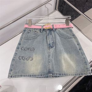 Klassische Designerinnen Frauen Jeans Röcke Shorts mit Gürtel bestickter Muster Kurzkleid Lady High Taille Jean Rock Kleidung