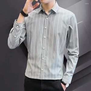 Herrklänningskjortor man skjorta långärmad randig blå för män företag överdimensionerade sommar koreanska kläder knapp upp försäljning i xxl toppar