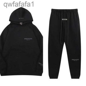 Luxury Mens Classic Tracksuits Sweatshirts Letter Es Fog Hoodies Men Women Sportswear Pants Suit Hooded Sweater Casual Pullover Couple Designer Fog Hoo CQ3T