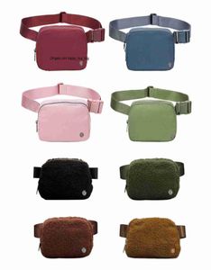 Womens Bum Everywhere Fleece Crossbody Bag Yoga Luxury Designer Belt Nylon Bag Bumbags Fanny Pack Get Up Handbag Outdoor Fashion6640670