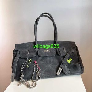 BK TOTES Trusted Luxury Cloth Handbag 2024 SPOOF PIN BUCKLE Tvätt gammal denim Canvas Bu Bag Chain Strap Portable Messenger Bag F Have Logo HBV70Z