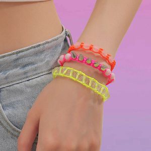 Personlig modedesign Sense Dopamine Colorful Handwoven Rivet Sweet Cool Street Style Armband Womens Set