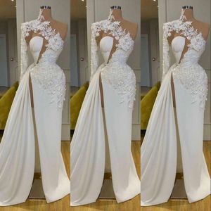 Arapça Dubai Seksi Zarif Dantel Beyaz Prom Elbiseler Yüksek Boyun Bir Omuz Uzun Kollu Çiçekler Resmi Gece Elbise Yan Slow Robes De Marie Süpürme Tren