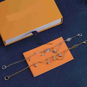 Elegant Charm Bracelet Luxury Flower Letter Pendants Original Designer for Women Crystal 18K Gold Silver Plated Wristband Cuff Link Chain Bangle Fashion Jewelry