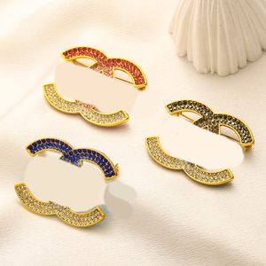 Luxury Women Designer Brand Letter Brooches 18K Gold Plated Inlay Crystal Rhinestone Jewelry Back Letter Brooch Pin Men Marry Wedding Party Cloth