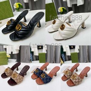 2022 Ladies High Heel Sandals Classic Fashion Designer Summer Elegant Mature Women Slippers Size 35-43