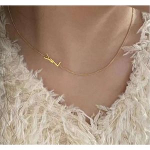 2024 Enkel initial Dainty Pendant Designer Choker Halsband 14K Guldpläterad tunn kedja Pendant Choker Lätt vikt halsband Gifs