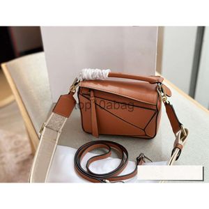 loeweee loewew väska loeweely 10a mode makeup pussel stor kapacitet blixtlås öppnar läder kropp linnet justerbar remsemester casure crossbody designer