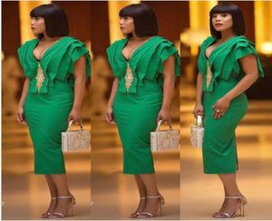 2019 Chic Green Cocktail Dresses Sheath V Neck Ruffled AnkleLength Prom Formella aftonklänningar Tiered Dress for Arabic Dubai Nigeri5243420