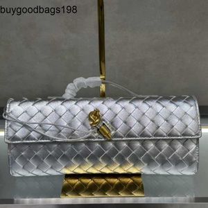 Bottegvenetas Andiamo Clutch Bag Light Luxury New Knitted Handheld Lock Backle Deflique崩壊