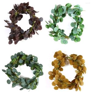 Flores decorativas Garland de eucalipto verde artificial para decoração de casas decoração de videiras falsas arco de jardim plantas falsas decoração ao ar livre diy