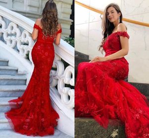 Elegant Red Mermaid Prom Dresses Off Shoulder Lace Appliques Pärlor Ruffles Long Evening Party Gowns Brudt Tärnor Klänning BC18619