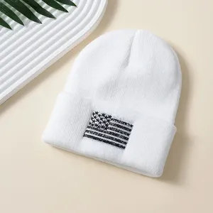 ベレー帽ユニセックスカフドビーニーハットアメリカ合衆国旗暖かい快適な居心地の良い頭蓋骨帽子