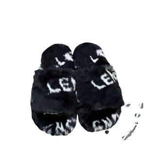 Slippers feminino Fluffy Slippers New Slippers Fashion Wear Home Flip-Flops com sandálias Cap confortável de luxo macio de luxo de ponta 240416S9RH