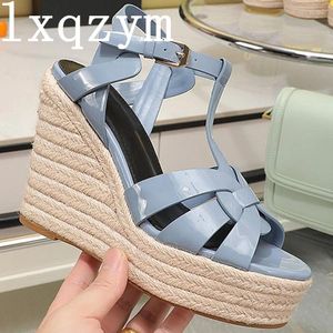 Sandalen echte Leder Luxusschneile Open Toe Nochgurt Plattform Sommermarke High Heel Party Braid Schuhe Frauen handgefertigt