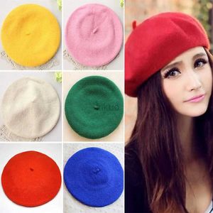 6YUH Berets Fashion Classic Solid Color Winter French Style Beret Artist Hat Wool Felt Casual Women Cap Comfortable Xmas Gift Spring Autumn d240418